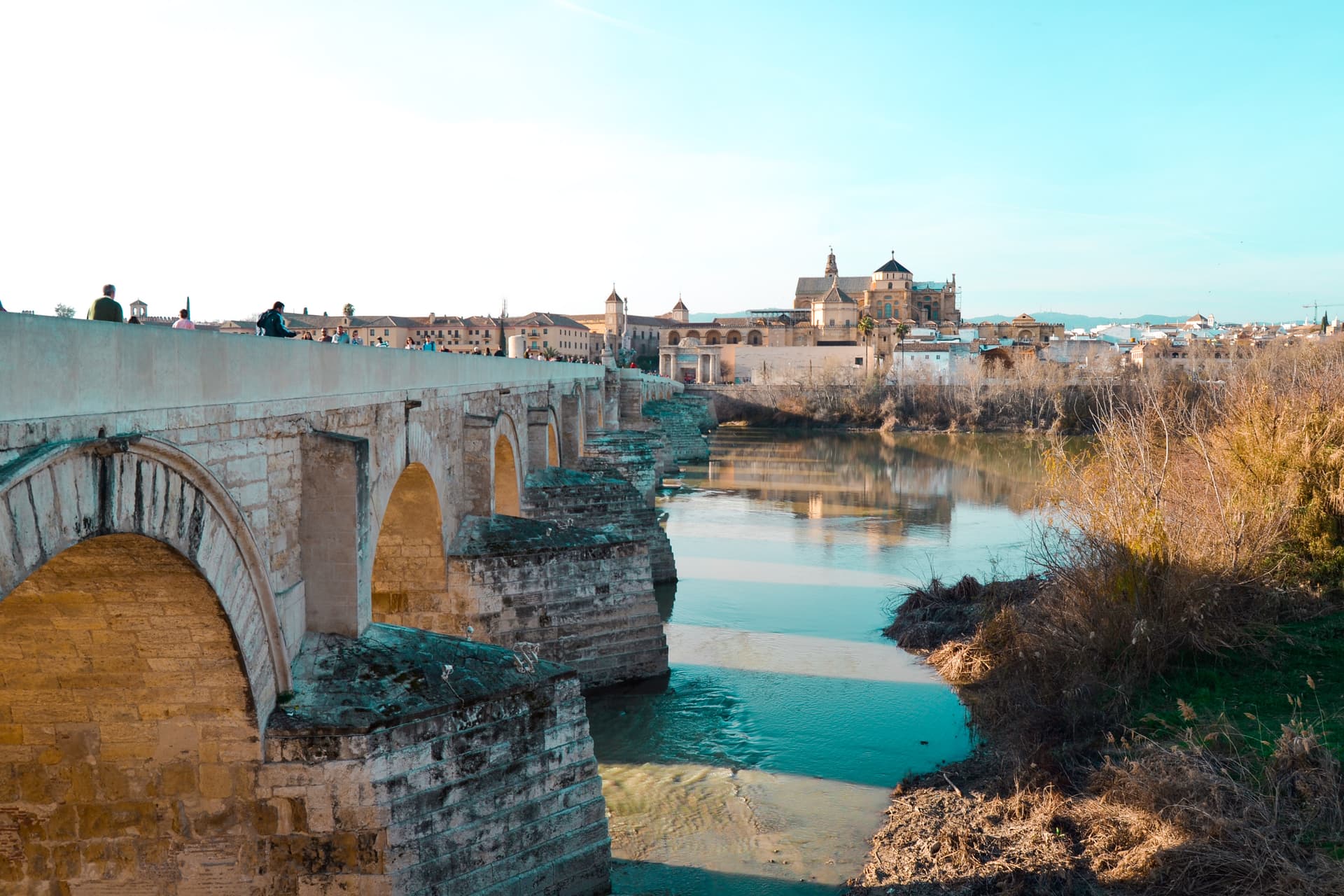 ¡OFERTA! Tour por la Mezquita + Patios cordobeses